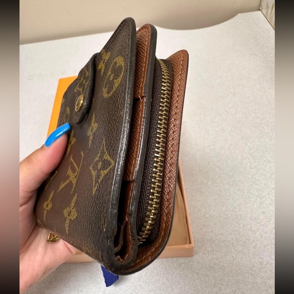 Louis Vuitton wallet - Picture 6 of 16